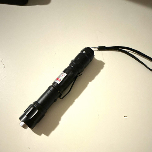 Schwarzer laserpointer mit - schwarzer,